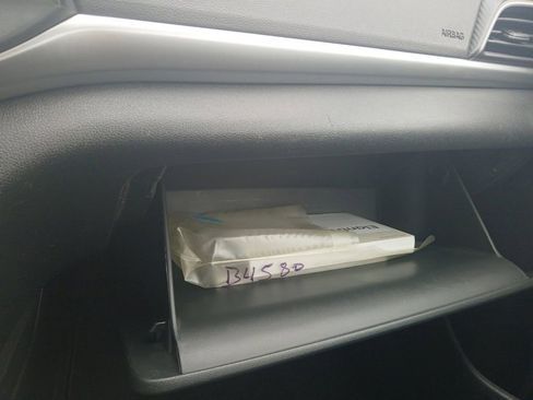 Used 2020 Hyundai Elantra SE w/ Cargo Package (C1) image 11