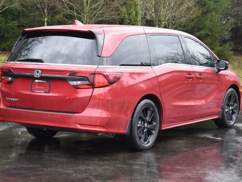 Certified 2024 Honda Odyssey Sport image 34