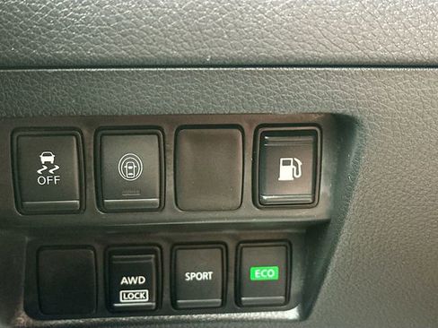 Used 2019 Nissan Rogue S AWD/4WD image 11