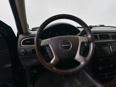 Used 2010 GMC Yukon XL Denali image 12