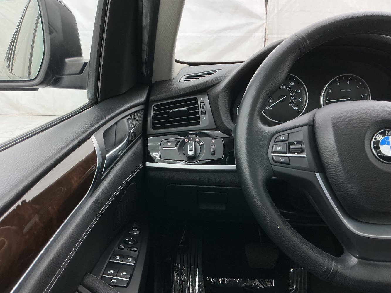 Used 2017 BMW X3 xDrive28i AWD/4WD image 33