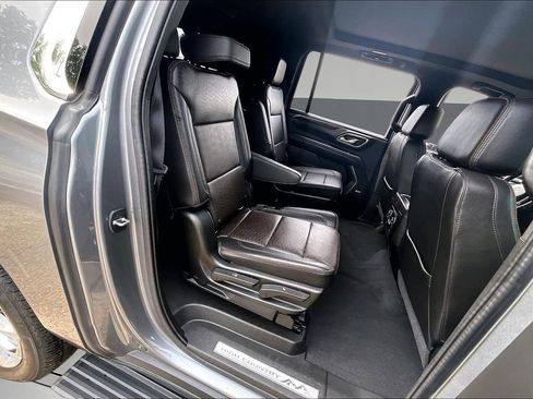 Used 2021 Chevrolet Suburban High Country w/ Premium Package AWD/4WD image 25