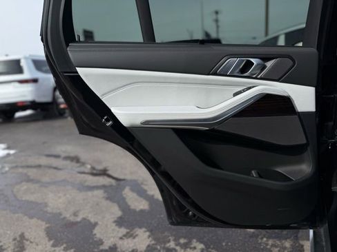 Used 2025 BMW X5 xDrive40i w/ Premium Enhanced Package image 19