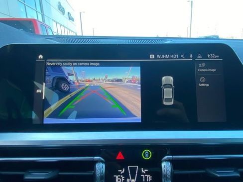 Used 2022 BMW 330i xDrive Sedan w/ Premium Package image 23