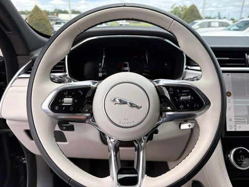 Used 2026 Jaguar F-PACE R-Dynamic S AWD/4WD image 27