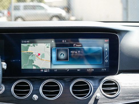 Used 2018 Mercedes-Benz E 300 image 13