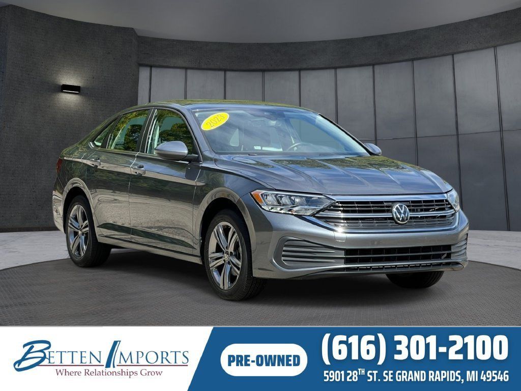 Used 2023 Volkswagen Jetta SE FWD image 1