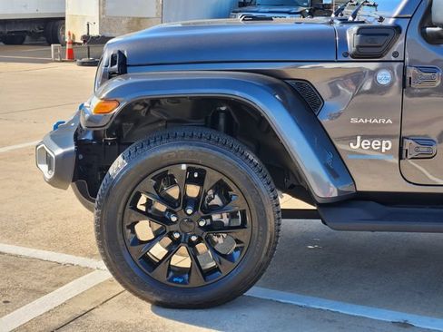 Used 2023 Jeep Wrangler Unlimited Sahara AWD/4WD image 14