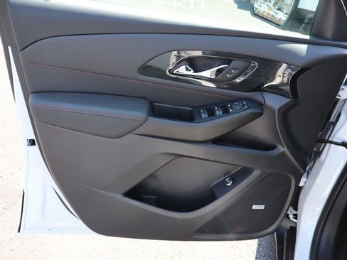 Used 2023 Chevrolet Traverse RS image 26