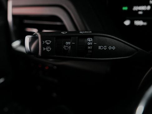 Used 2025 GMC Yukon XL Denali image 22