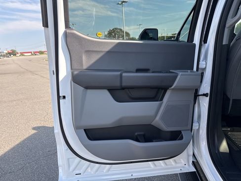 New 2026 Ford F350 XL w/ XL Chrome Package image 15