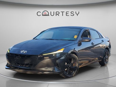 Used 2021 Hyundai Elantra SEL image 1