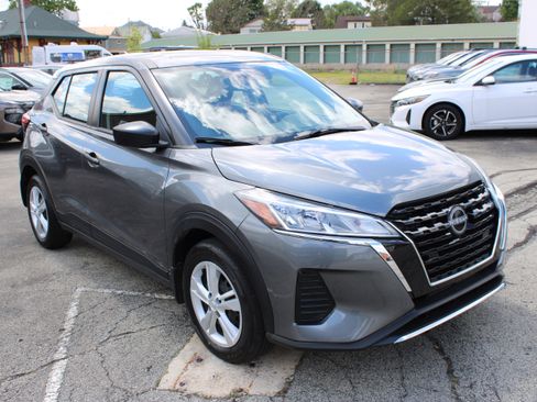 Used 2024 Nissan Kicks S FWD image 8