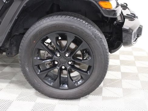Used 2023 Jeep Gladiator Overland AWD/4WD image 44