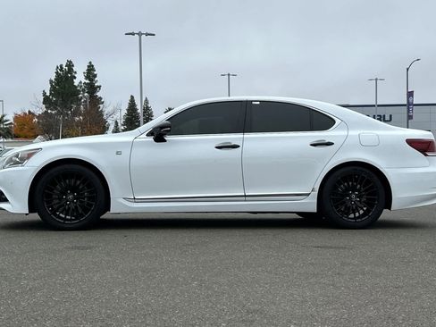 Used 2015 Lexus LS 460 image 9
