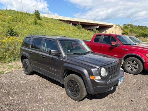 Used 2017 Jeep Patriot Sport w/ Power Value Group AWD/4WD image 1