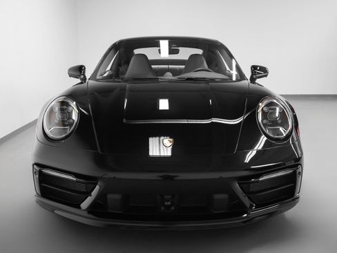 Certified 2021 Porsche 911 Carrera 4S image 8