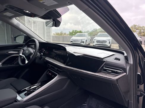 New 2025 Audi Q5 Premium Plus image 15