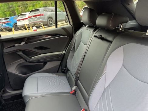 New 2026 Volkswagen Tiguan SE R-Line FWD image 14
