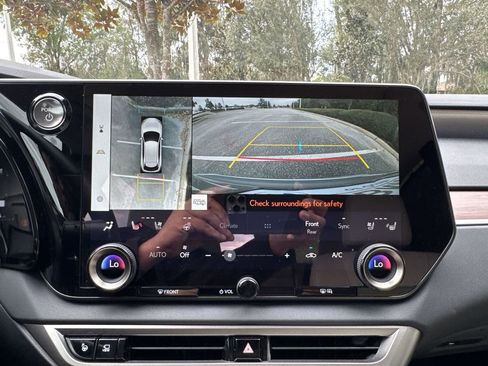 Used 2025 Lexus RX 450h AWD w/ Luxury Package image 21