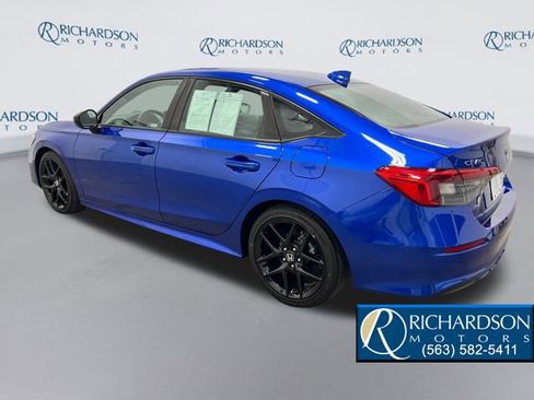 Used 2023 Honda Civic Sport image 3