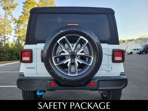 Used 2024 Jeep Wrangler Unlimited w/ Convenience Group image 11