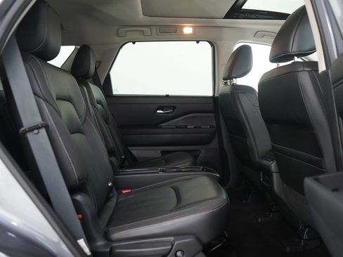 Used 2023 Nissan Pathfinder SL w/ SL Premium Package image 11