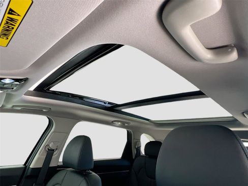 Used 2025 Kia Sorento EX image 29