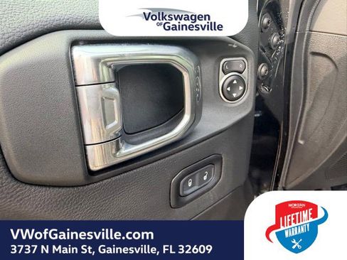 Used 2025 Jeep Wrangler Unlimited Sahara AWD/4WD image 18
