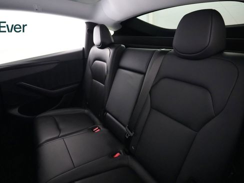 Used 2026 Tesla Model Y 2WD image 24