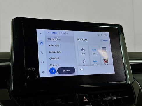 Used 2024 Toyota Corolla LE image 21