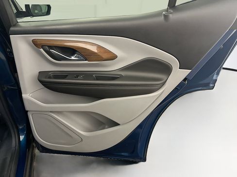 Used 2020 GMC Terrain SLE w/ Driver Convenience Package image 31