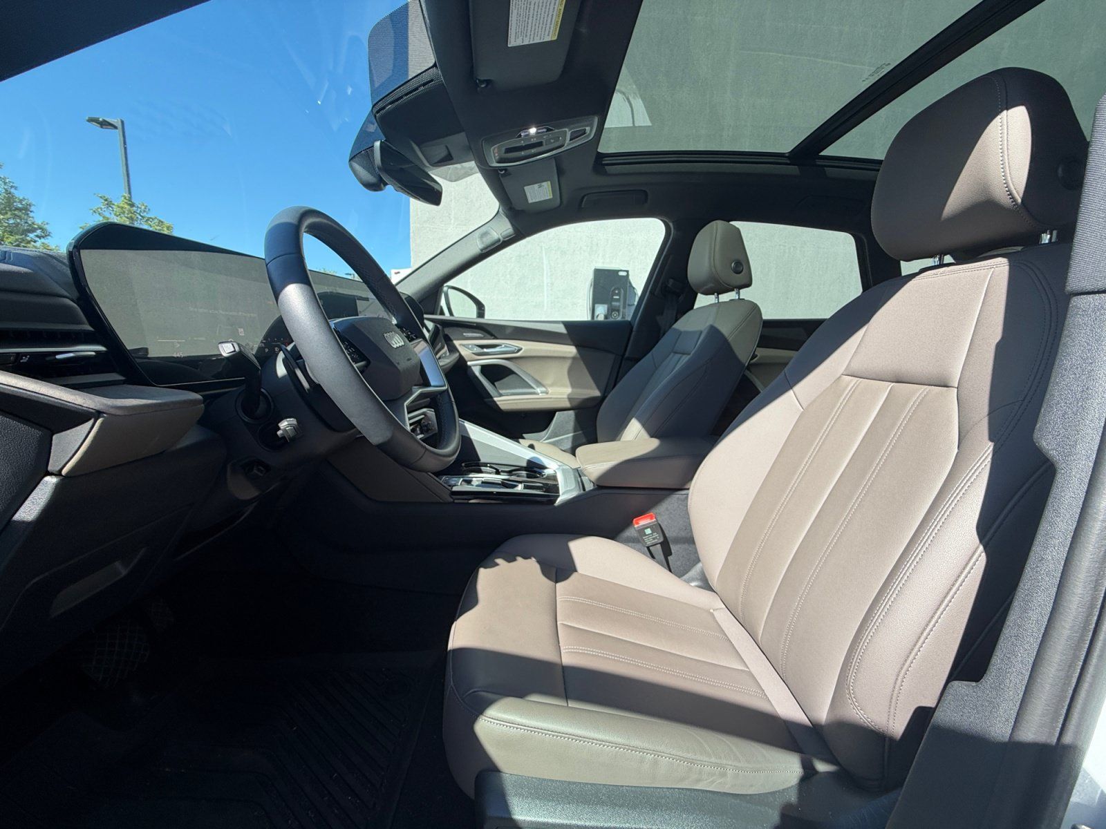 Used 2025 Audi Q5 Premium Plus w/ Premium Plus AWD/4WD image 5