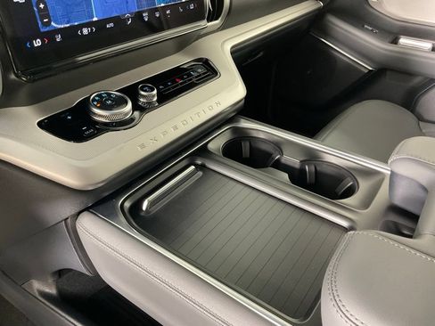 New 2027 Ford Expedition Active RWD image 20