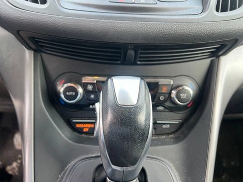 Used 2015 Ford Escape SE w/ Equipment Group 201A AWD/4WD image 17