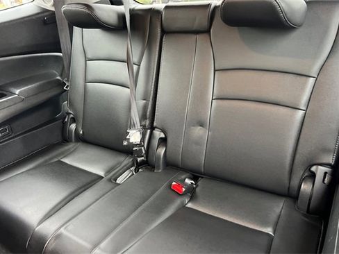 Used 2019 Honda Pilot Touring image 19