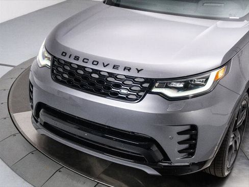 New 2025 Land Rover Discovery Dynamic SE image 28
