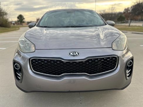Used 2017 Kia Sportage LX image 3