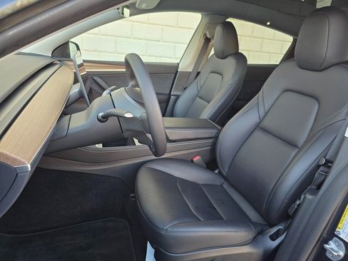 Used 2024 Tesla Model Y 2WD image 21