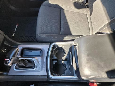 Used 2019 Dodge Charger SXT image 18
