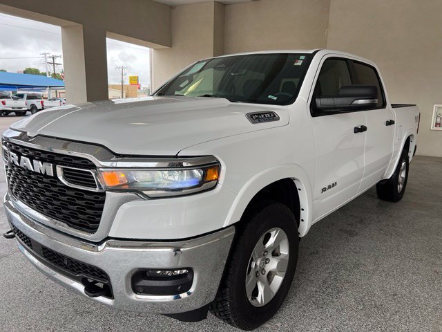 Used 2025 RAM 1500 Big Horn AWD/4WD image 3
