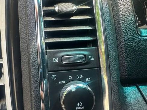 Used 2018 RAM 2500 Laramie AWD/4WD image 35