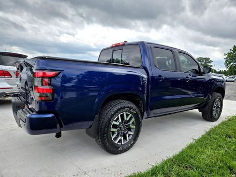 Used 2022 Nissan Frontier SV image 4