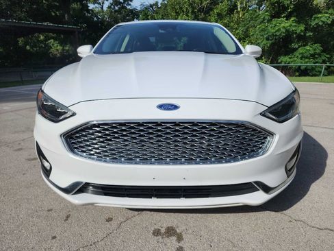 Used 2019 Ford Fusion Titanium image 2