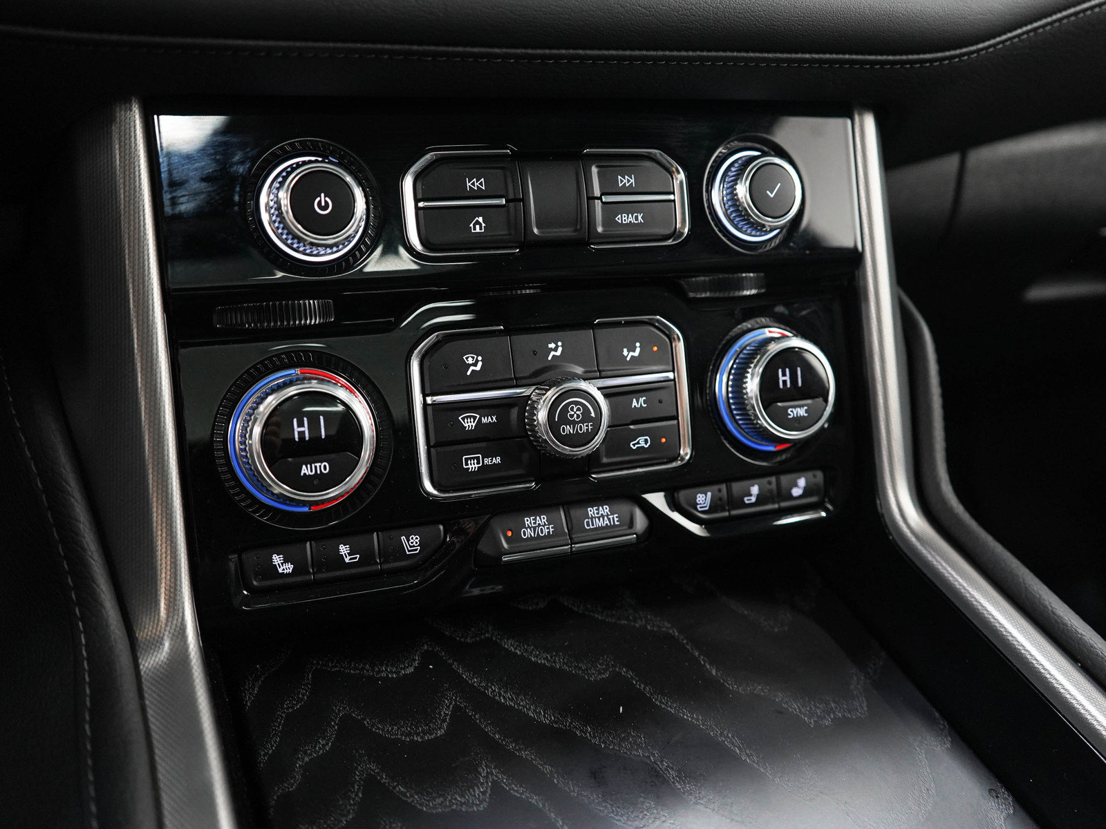 Used 2023 GMC Yukon XL Denali AWD/4WD image 25