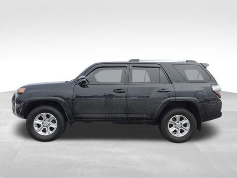 Used 2022 Toyota 4Runner SR5 Premium image 8