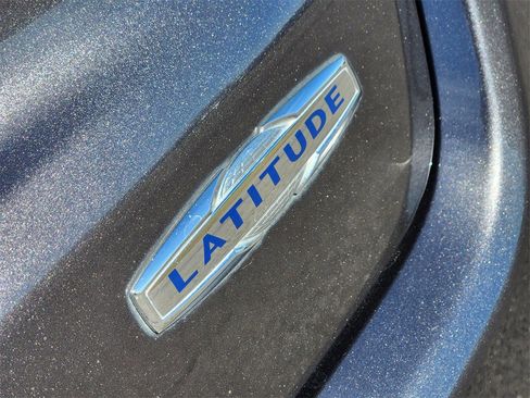 Used 2019 Jeep Compass Latitude image 10