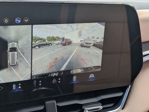 Used 2025 Chevrolet Equinox ACTIV w/ Safety and Technology Package image 24