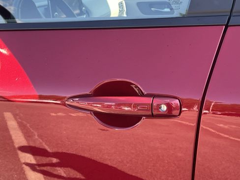 Used 2025 Nissan Rogue SV AWD/4WD image 29