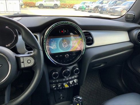 Certified 2024 MINI Cooper SE image 7